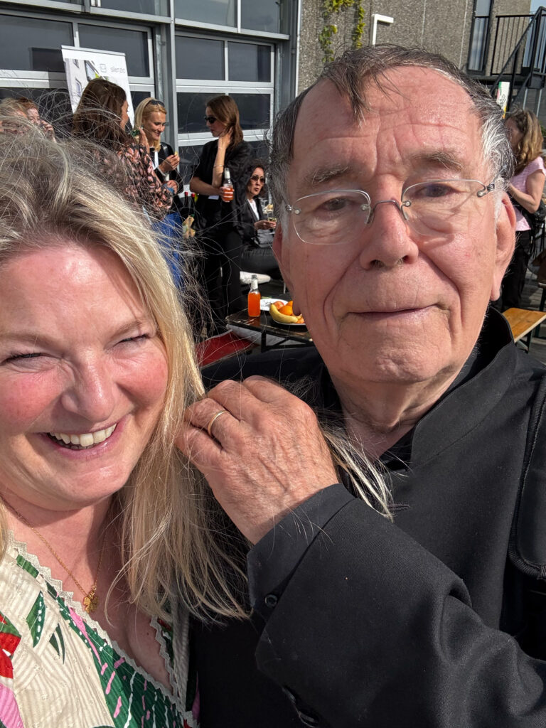 SCHULBAU-Gründerin und CEO Kirsten Jung zusammen mit Jan Gehl