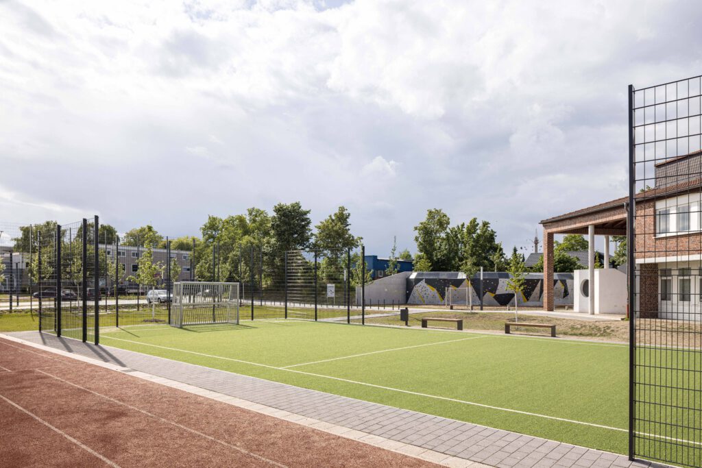 Großzügige Freiflächenplanung mit Sportpark | © Lars Gruber