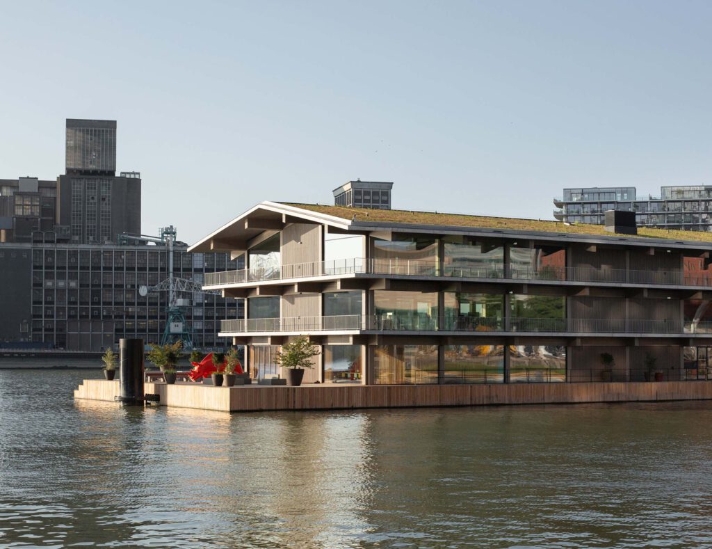 Powerhouse Company, Floating Office Rotterdam, 20218–2021 © Marcel IJzerman